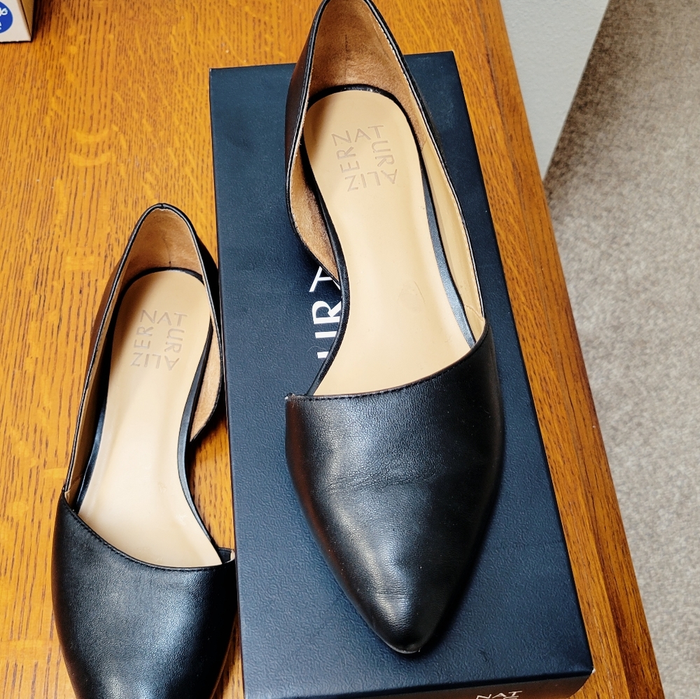 Naturalizer Flat Shoes